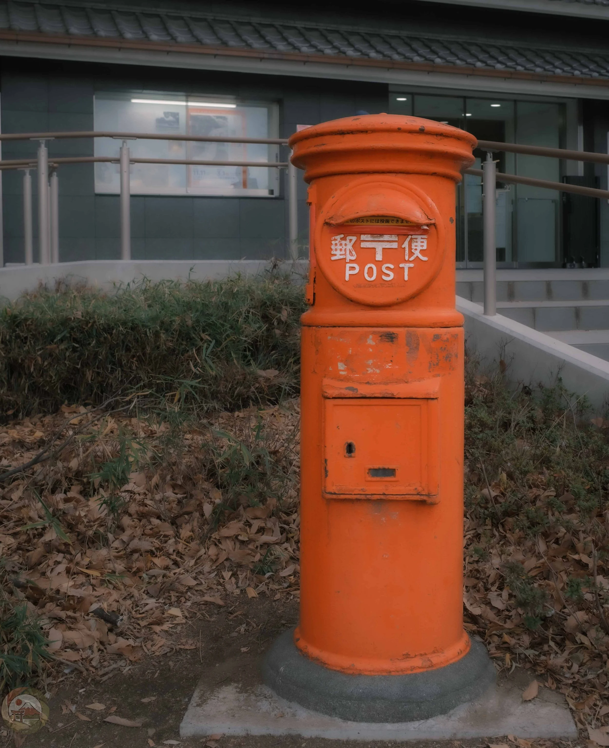 Vintage Japanese Post Box: A Warm Design Rooted in the Meiji Era